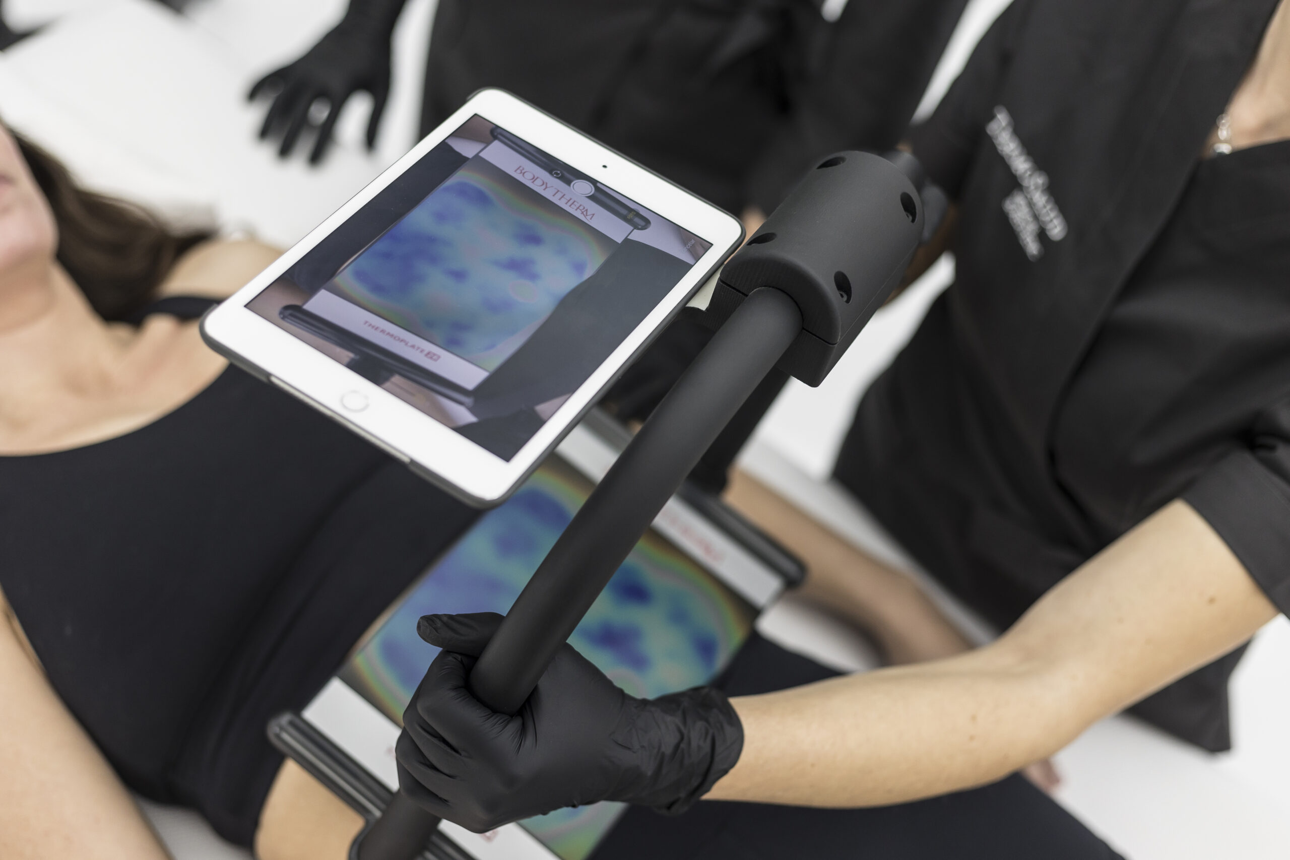 BODYTHERM Thermographic plates to determine the presence, biological characteristics and improvement of sclero-fibro-oedematous panniculopathy (cellulitis).